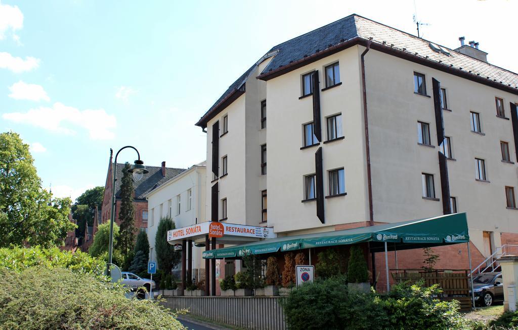 Hotel Sonata 摩拉维采河畔赫拉德茨 外观 照片